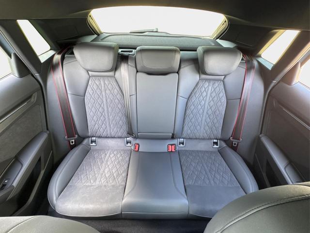 Audi / RS3 Sportback / Grau / / / MATRIX+360KAM+SHZ+KLIMA+LED+SOUND+19ALU+DESIGNPAKET ROT, Beispielbilder