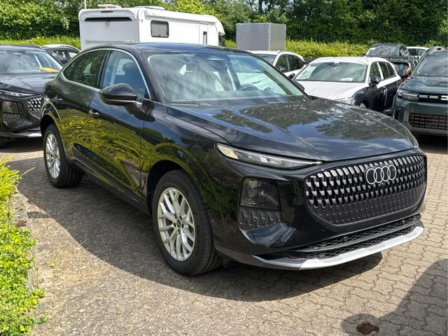 Audi / Q3 Sportback / Schwarz / / / MJ 2026+NAVI+KAMERA+AHK+PANO+PDC+EL. HECKKL.+LED+18 LM