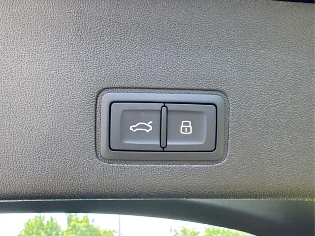 Audi / Q3 Sportback / Schwarz / / / MJ 2026+NAVI+KAMERA+AHK+PANO+PDC+EL. HECKKL.+LED+18 LM