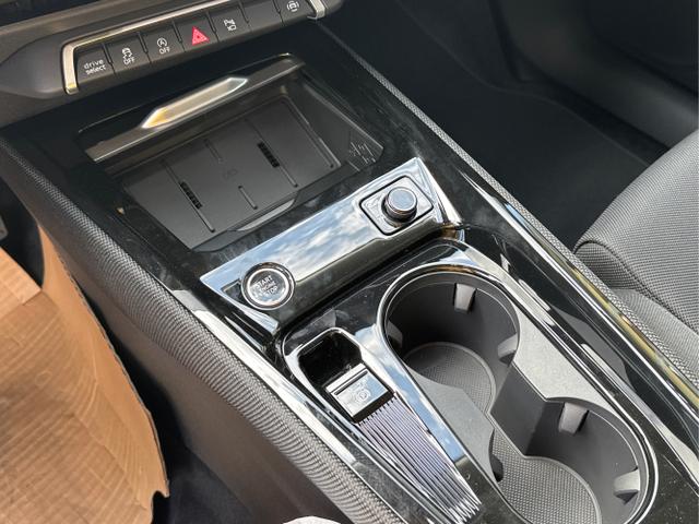 Audi / Q3 Sportback / Schwarz / / / MJ 2026+NAVI+KAMERA+AHK+PANO+PDC+EL. HECKKL.+LED+18 LM