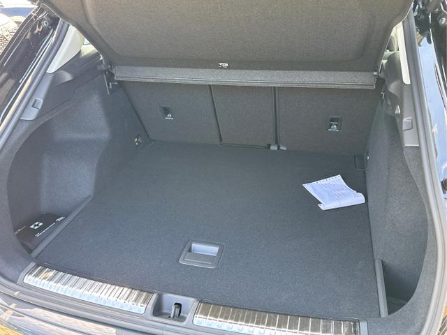 Audi / Q3 / Schwarz / / / KAMERA+NAVI+PDC+EL.HECKKL.+LED+17LM