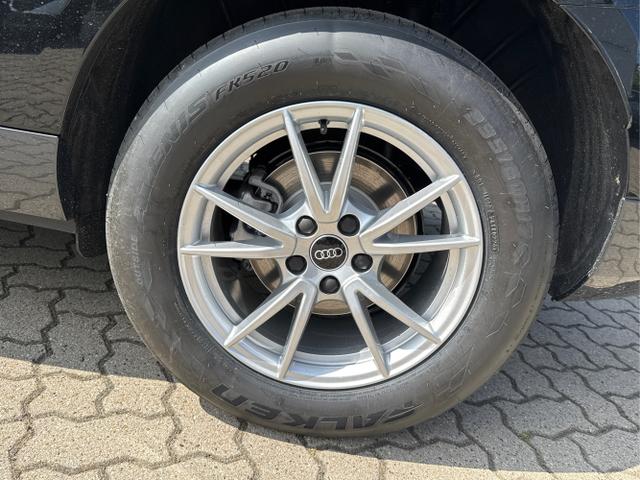 Audi / Q3 / Schwarz / / / KAMERA+NAVI+PDC+EL.HECKKL.+LED+17LM