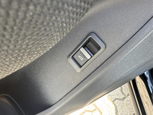 Audi / Q3 / Schwarz / / / KAMERA+NAVI+PDC+EL.HECKKL.+LED+17LM