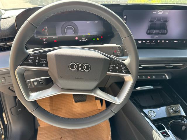 Audi / Q3 / Schwarz / / / KAMERA+NAVI+PDC+EL.HECKKL.+LED+17LM