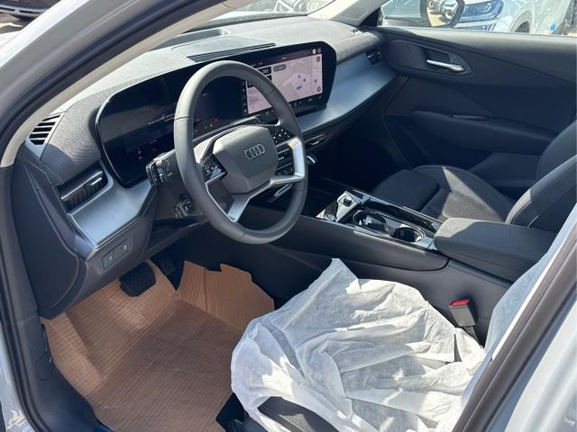 Audi / Q3 Sportback / / / / MJ 2026+NAVI+KAMERA+PANO+AHK+PDC+EL. HECKKL.+LED+18 LM