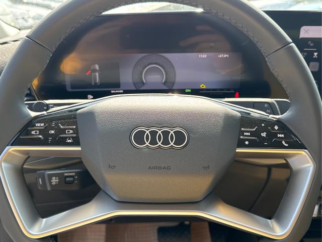 Audi / Q3 Sportback / / / / MJ 2026+NAVI+KAMERA+PANO+AHK+PDC+EL. HECKKL.+LED+18 LM