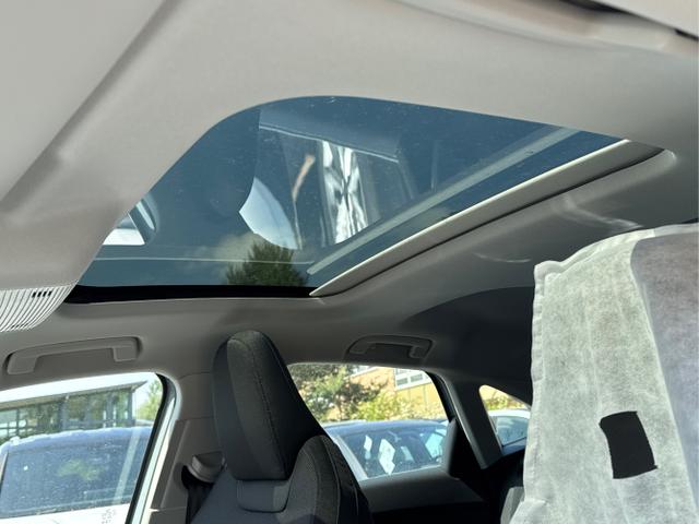 Audi / Q3 Sportback / / / / MJ 2026+NAVI+KAMERA+PANO+AHK+PDC+EL. HECKKL.+LED+18 LM