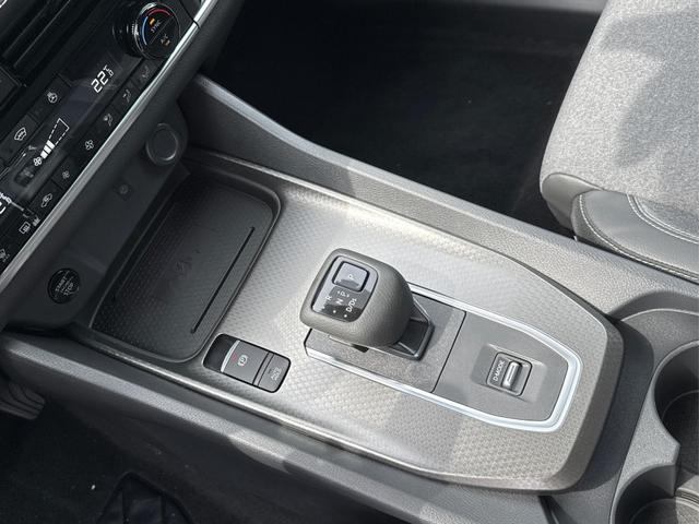 Nissan / Qashqai / Grau / / / EL.HECKKL+HEAD-UP+KAMERA+ACC+PDC+SHZ+LED 