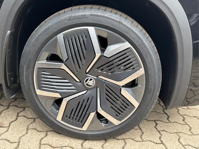 Skoda / Kodiaq / Schwarz / / / 4x4+AHK+PANO+KAMERA+EL. HECKKL.+NAVI+20 LM
