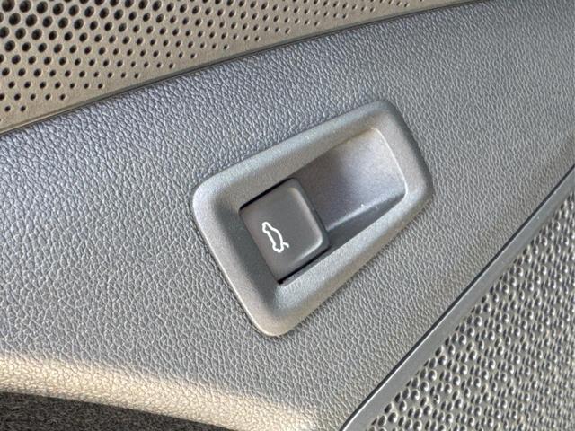 Skoda / Kodiaq / Grau / / / 4x4+AHK+PANO+KAMERA+EL. HECKKL.+NAVI+20 LM