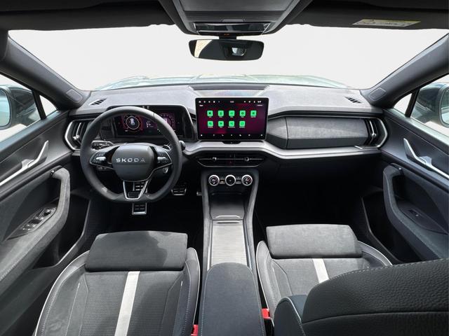 Skoda / Kodiaq / Silber / / / 4x4+AHK+KAMERA+EL. HECKKL.+PDC+NAVI+19 LM