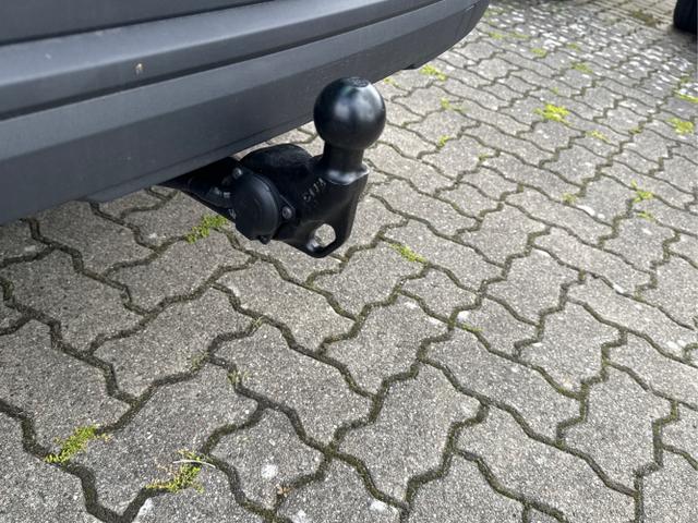 Skoda / Karoq / Schwarz / / / AHK+el.HECKKLAPPE+KAMERA+PDC+ACC, Beispielbilder, ggf. teilweise mit Sonderausstattung