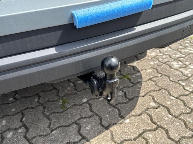 Skoda / Karoq / Silber / / / AHK+el.HECKKLAPPE+KAMERA+PDC+ACC, Beispielbilder, ggf. teilweise mit Sonderausstattung
