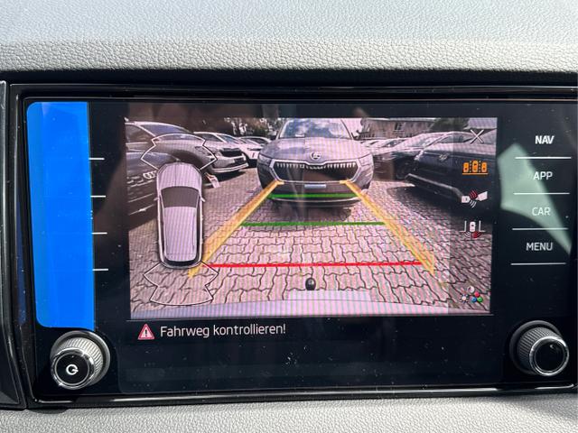 Skoda / Karoq / Silber / / / AHK+el.HECKKLAPPE+KAMERA+PDC+ACC, Beispielbilder, ggf. teilweise mit Sonderausstattung