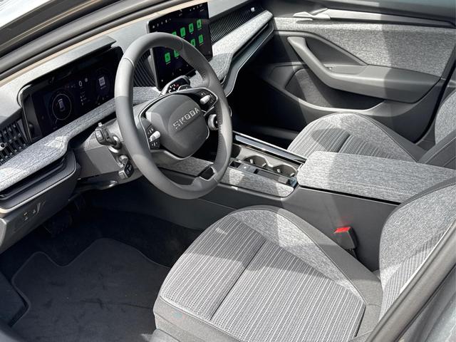 Skoda / Superb Combi / / / / DSG+ NAVI+AHK+EL. HECKKL.+KESSY+SHZ V+H, Beispielbilder, ggf. teilweise mit Sonderausstattung