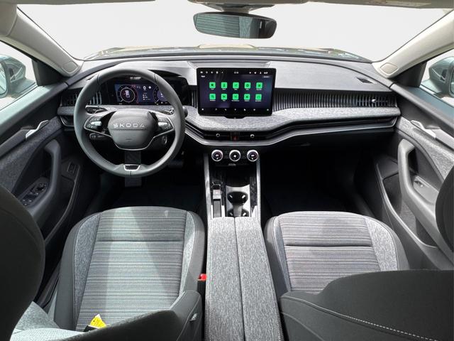 Skoda / Superb Combi / / / / DSG+ NAVI+AHK+EL. HECKKL.+KESSY+SHZ V+H, Beispielbilder, ggf. teilweise mit Sonderausstattung