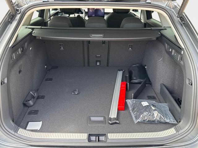 Skoda / Superb Combi / / / / DSG+ NAVI+AHK+EL. HECKKL.+KESSY+SHZ V+H, Beispielbilder, ggf. teilweise mit Sonderausstattung