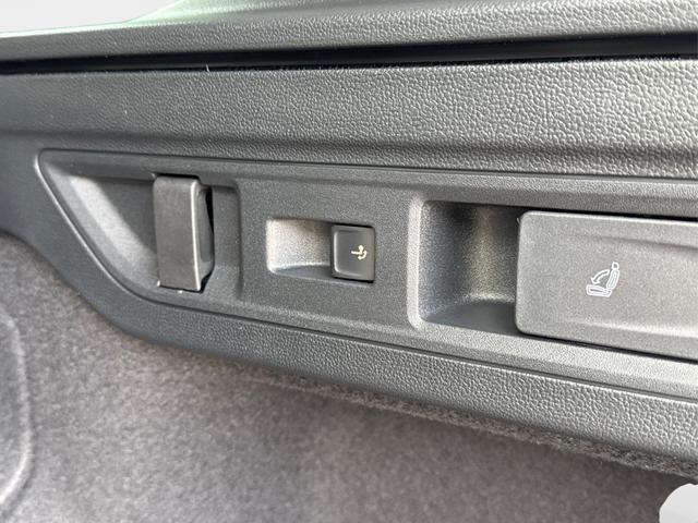 Skoda / Superb Combi / / / / DSG+ NAVI+AHK+EL. HECKKL.+KESSY+SHZ V+H, Beispielbilder, ggf. teilweise mit Sonderausstattung