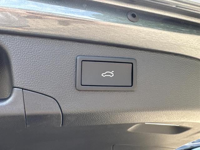 Skoda / Superb Combi / / / / DSG+ NAVI+AHK+EL. HECKKL.+KESSY+SHZ V+H, Beispielbilder, ggf. teilweise mit Sonderausstattung