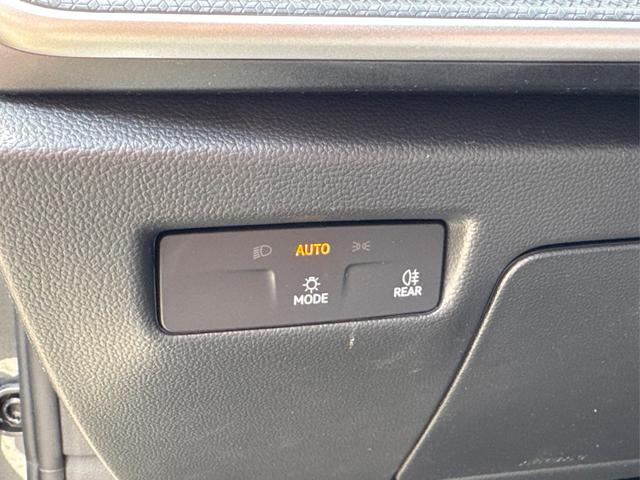 Skoda / Superb Combi / / / / DSG+ NAVI+AHK+EL. HECKKL.+KESSY+SHZ V+H, Beispielbilder, ggf. teilweise mit Sonderausstattung