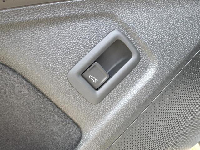 Skoda / Superb Combi / / / / DSG+ NAVI+AHK+EL. HECKKL.+KESSY+SHZ V+H, Beispielbilder, ggf. teilweise mit Sonderausstattung
