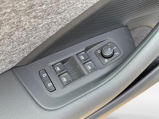 Skoda / Superb Combi / / / / DSG+ NAVI+AHK+EL. HECKKL.+KESSY+SHZ V+H, Beispielbilder, ggf. teilweise mit Sonderausstattung