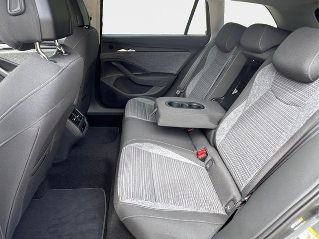 Skoda / Superb Combi / / / / DSG+ NAVI+AHK+EL. HECKKL.+KESSY+SHZ V+H, Beispielbilder, ggf. teilweise mit Sonderausstattung
