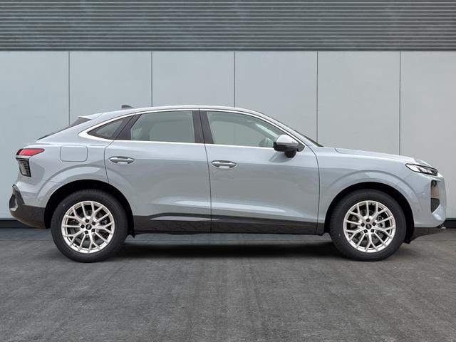 Audi / Q3 Sportback / / / / MJ 2026+NAVI+KAMERA+PANO+AHK+PDC+EL. HECKKL.+LED+18 LM