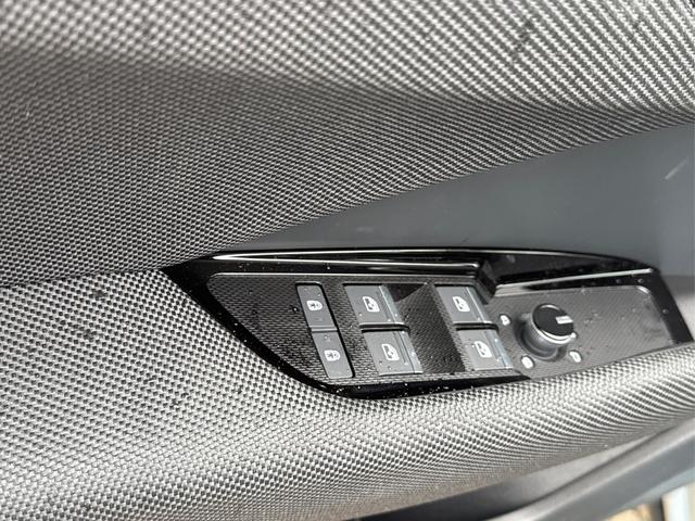Audi / Q3 Sportback / / / / MJ 2026+NAVI+KAMERA+PANO+AHK+PDC+EL. HECKKL.+LED+18 LM