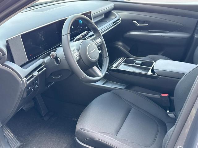 Hyundai / TUCSON / Grau / / / Hybrid NAVI+KAMERA+SHZ+LED+TEMPOMAT+17 ALU+PDC, Beispielbilder, ggf. teilweise mit Sonderausstattung