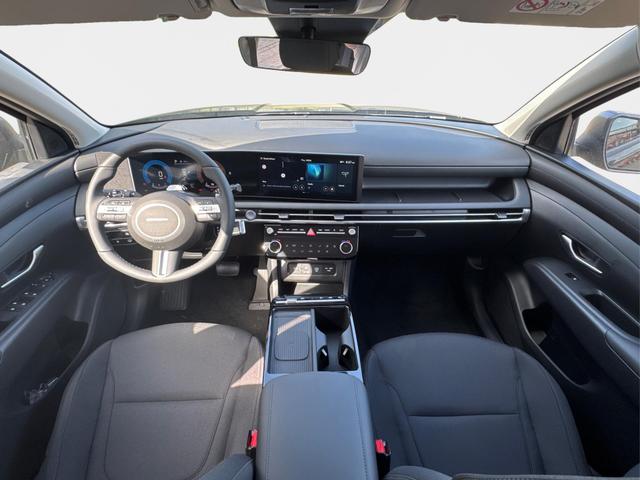 Hyundai / TUCSON / Schwarz / / / Hybrid NAVI+KAMERA+SHZ+LED+TEMPOMAT+17 ALU+PDC, Beispielbilder, ggf. teilweise mit Sonderausstattung