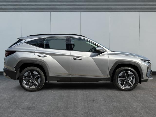 Hyundai / TUCSON / Silber / / / Hybrid NAVI+KAMERA+SHZ+LED+TEMPOMAT+17 ALU+PDC, Beispielbilder, ggf. teilweise mit Sonderausstattung