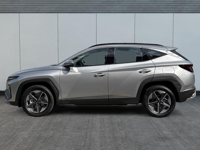 Hyundai / TUCSON / Silber / / / Hybrid NAVI+KAMERA+SHZ+LED+TEMPOMAT+17 ALU+PDC, Beispielbilder, ggf. teilweise mit Sonderausstattung