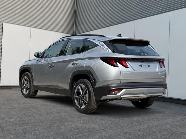 Hyundai / TUCSON / Silber / / / Hybrid NAVI+KAMERA+SHZ+LED+TEMPOMAT+17 ALU+PDC, Beispielbilder, ggf. teilweise mit Sonderausstattung