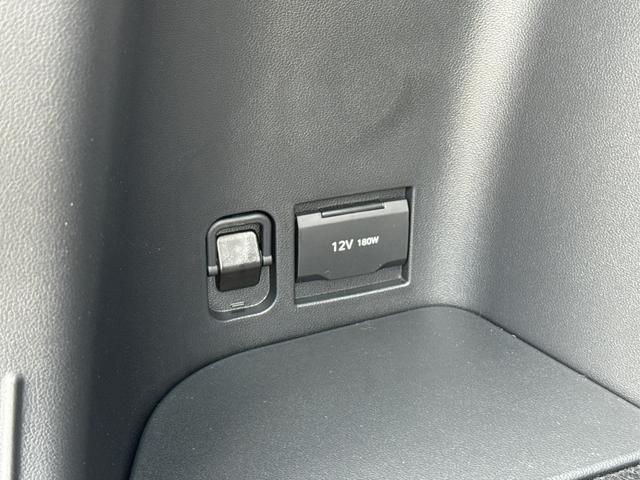 Hyundai / TUCSON / Silber / / / Hybrid NAVI+KAMERA+SHZ+LED+TEMPOMAT+17 ALU+PDC, Beispielbilder, ggf. teilweise mit Sonderausstattung