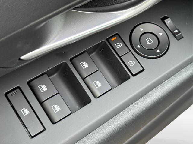Hyundai / TUCSON / Silber / / / Hybrid NAVI+KAMERA+SHZ+LED+TEMPOMAT+17 ALU+PDC, Beispielbilder, ggf. teilweise mit Sonderausstattung