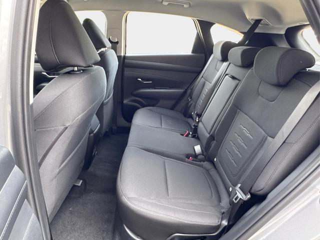 Hyundai / TUCSON / Silber / / / Hybrid NAVI+KAMERA+SHZ+LED+TEMPOMAT+17 ALU+PDC, Beispielbilder, ggf. teilweise mit Sonderausstattung