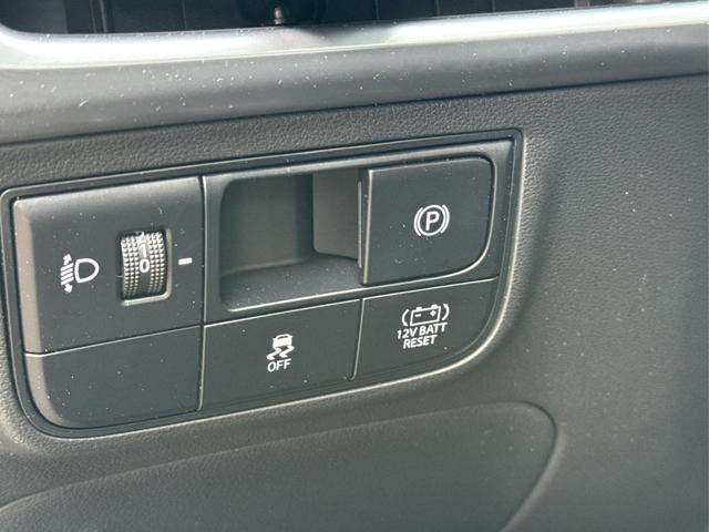 Hyundai / TUCSON / Silber / / / Hybrid NAVI+KAMERA+SHZ+LED+TEMPOMAT+17 ALU+PDC, Beispielbilder, ggf. teilweise mit Sonderausstattung
