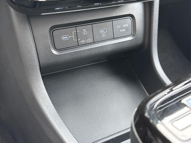 Hyundai / TUCSON / Silber / / / Hybrid NAVI+KAMERA+SHZ+LED+TEMPOMAT+17 ALU+PDC, Beispielbilder, ggf. teilweise mit Sonderausstattung