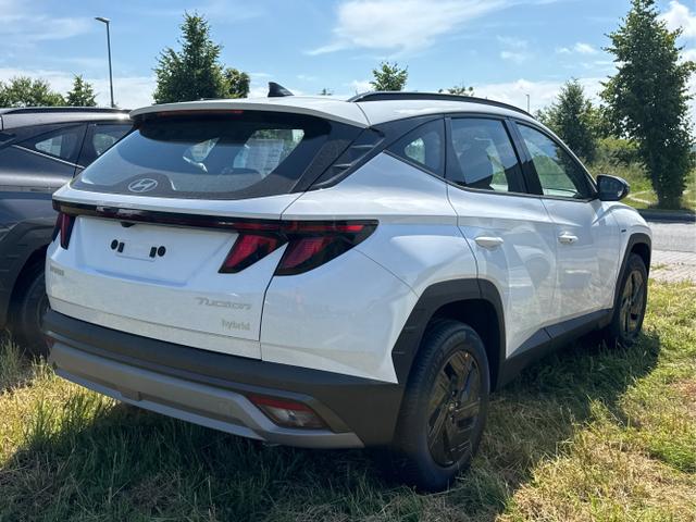 Hyundai / TUCSON / Wei&szlig; / / / Hybrid NAVI+KAMERA+SHZ+LED+TEMPOMAT+17 ALU+PDC, Beispielbilder, ggf. teilweise mit Sonderausstattung