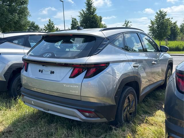 Hyundai / TUCSON / Silber / / / Hybrid NAVI+KAMERA+SHZ+LED+TEMPOMAT+17 ALU+PDC, Beispielbilder, ggf. teilweise mit Sonderausstattung