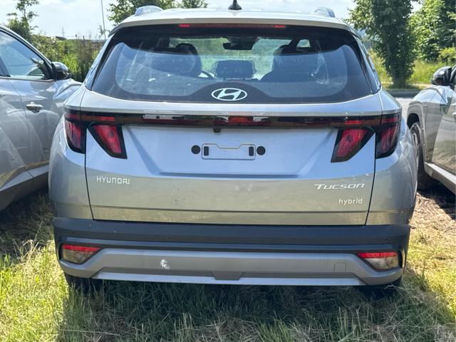 Hyundai / TUCSON / Silber / / / Hybrid NAVI+KAMERA+SHZ+LED+TEMPOMAT+17 ALU+PDC, Beispielbilder, ggf. teilweise mit Sonderausstattung