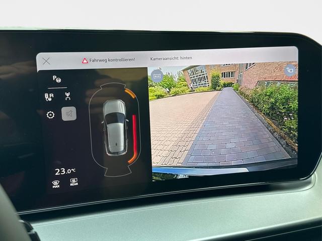 Audi / Q3 / Schwarz / / / KAMERA+NAVI+PDC+EL.HECKKL.+LED+17LM