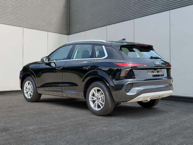 Audi / Q3 / Schwarz / / / KAMERA+NAVI+PDC+EL.HECKKL.+LED+17LM