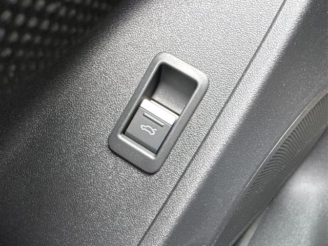 Audi / Q3 / Schwarz / / / KAMERA+NAVI+PDC+EL.HECKKL.+LED+17LM