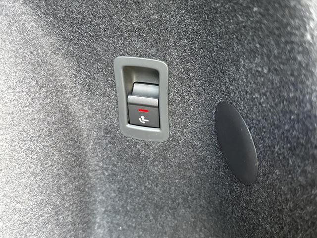 Audi / Q3 / Schwarz / / / KAMERA+NAVI+PDC+EL.HECKKL.+LED+17LM