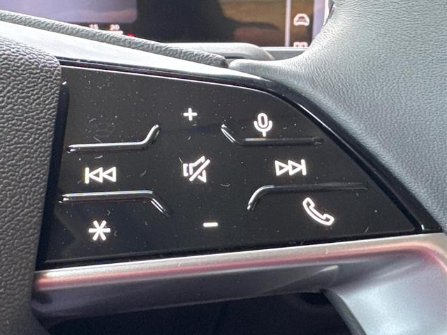 Audi / Q3 / Schwarz / / / KAMERA+NAVI+PDC+EL.HECKKL.+LED+17LM