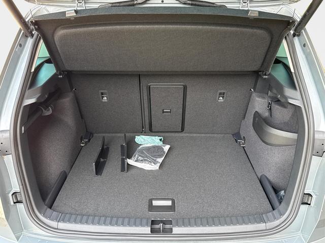 Skoda / Karoq / Silber / / / AHK+el.HECKKLAPPE+KAMERA+PDC+ACC, Beispielbilder, ggf. teilweise mit Sonderausstattung