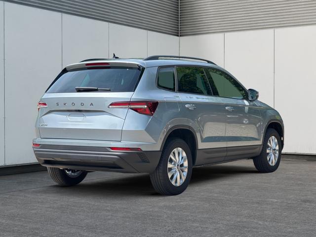 Skoda / Karoq / Silber / / / AHK+el.HECKKLAPPE+KAMERA+PDC+ACC, Beispielbilder, ggf. teilweise mit Sonderausstattung
