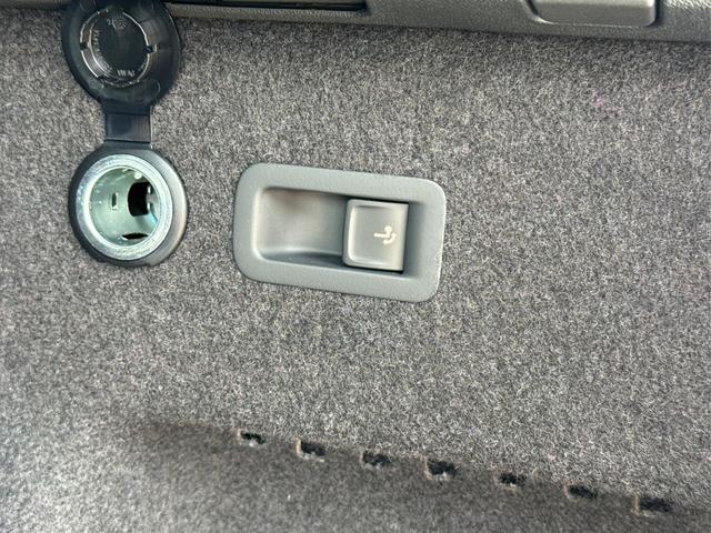 Skoda / Kodiaq / Grau / / / 4x4+AHK+PANO+KAMERA+EL. HECKKL.+NAVI+20 LM